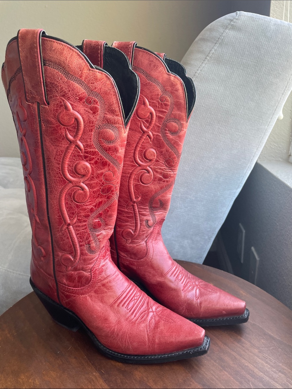 Justin Red Women's 3D Embossed and Embroidered leather Western Cowboy Boots